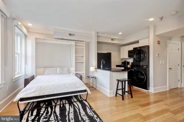 $2,145 | 180 Main Street, Unit 202, Annapolis, MD 21401