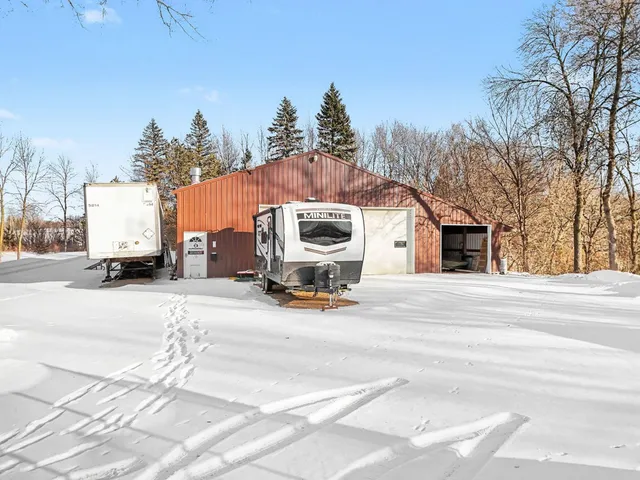 $850,000 | 28800 Woodland Trail, New Prague, MN 56071