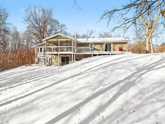 $850,000 | 28800 Woodland Trail, New Prague, MN 56071