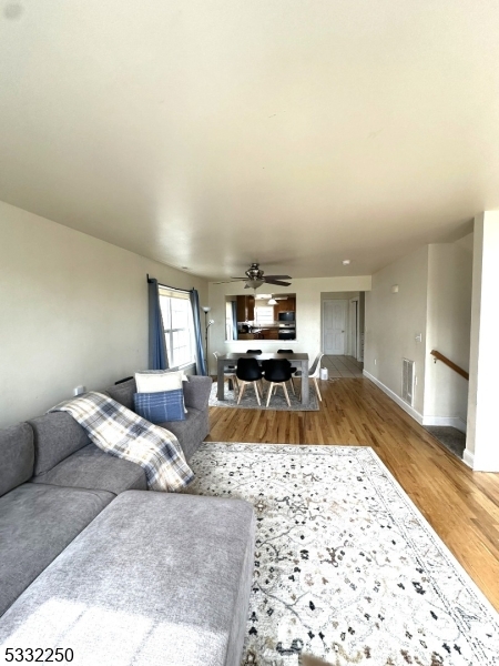 178 Front Street Elizabeth Port, NJ 07206 - Photo 2 of 19