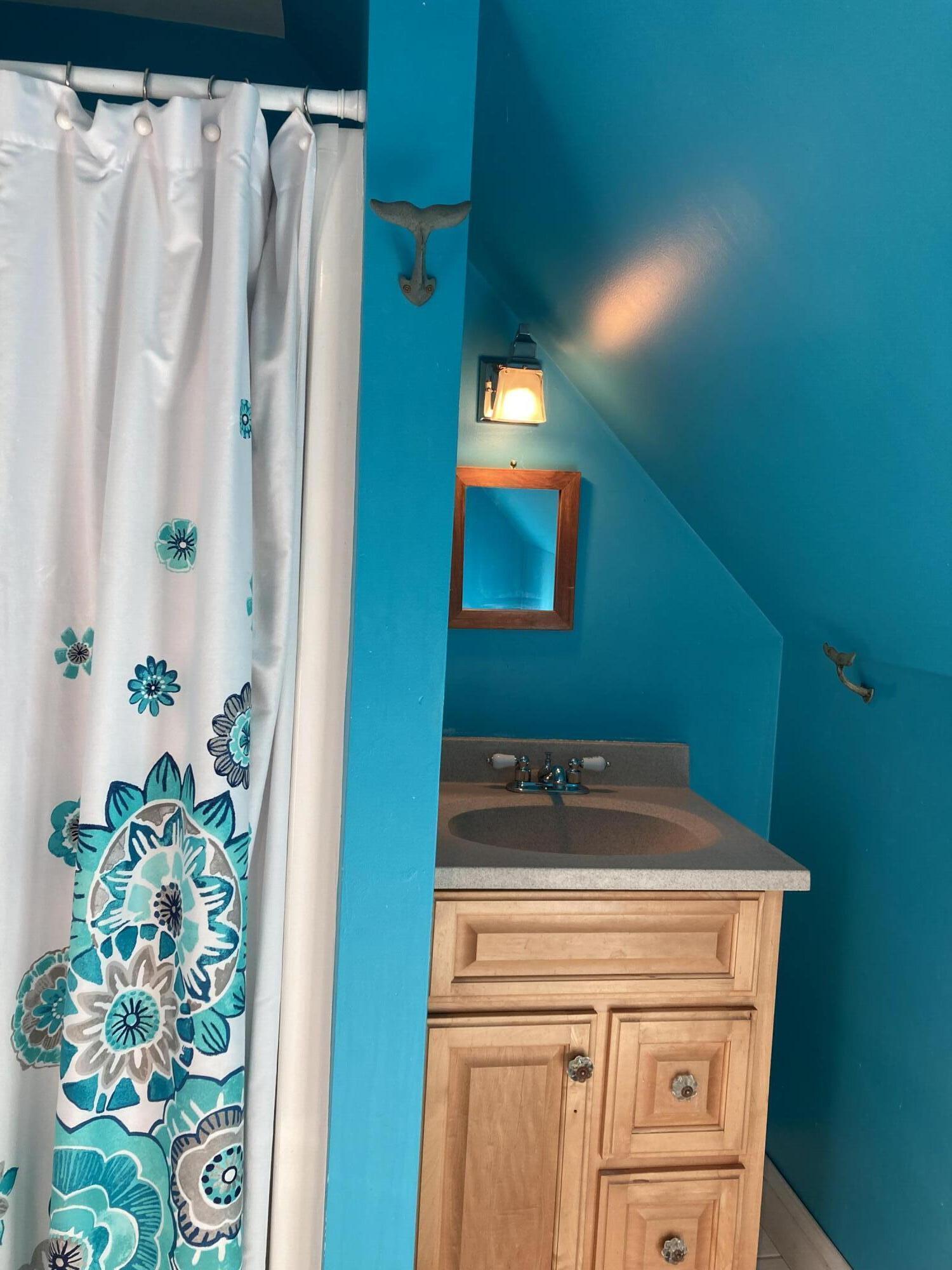 209 Hog Bay Road Franklin, ME 04634 - Photo 17 of 29 2nd-floor full bath.