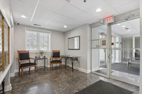 $330,000 | 7051 West Touhy Avenue, Unit 604, Niles, IL 60714