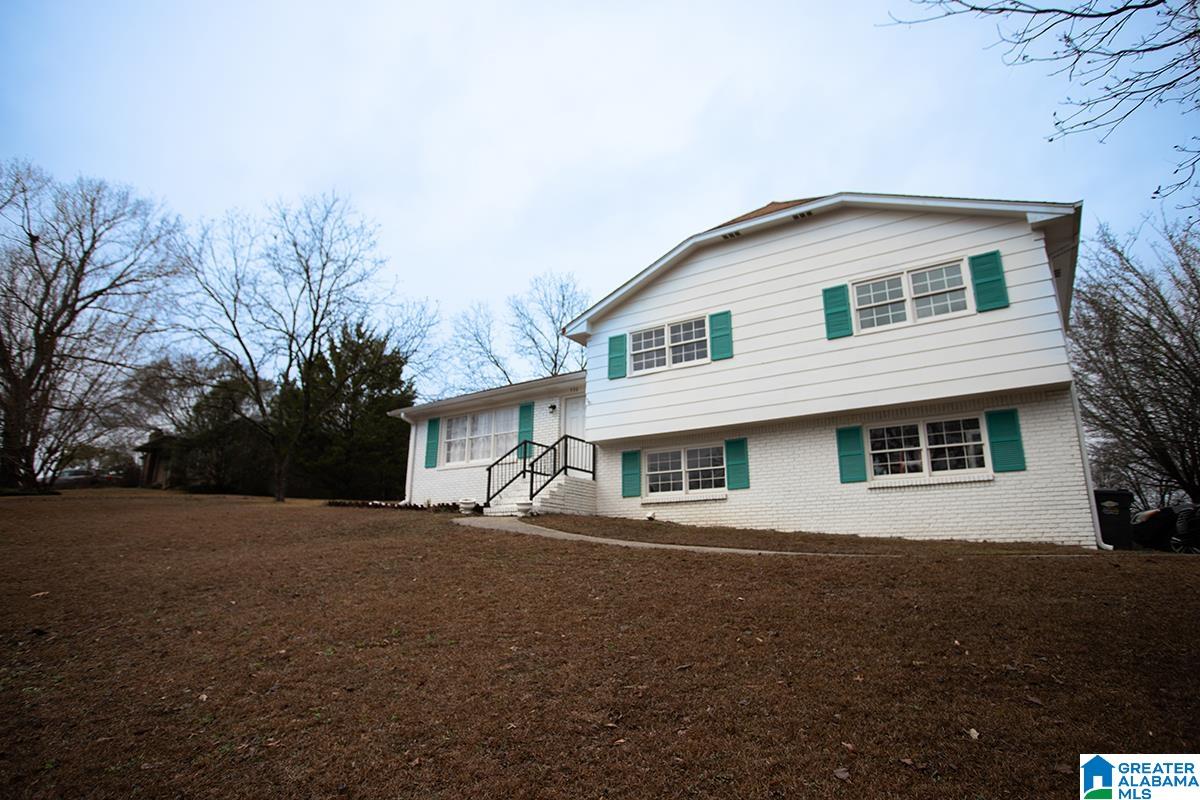 536 Overhill Road Pelham, AL 35124 - Photo 3 of 35 Gallery Image 3