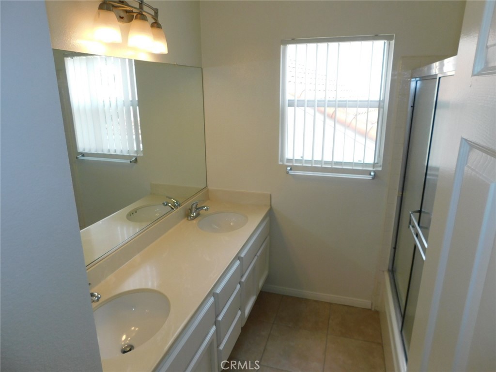 9 Corriente Irvine, CA 92614 - Photo 17 of 29
