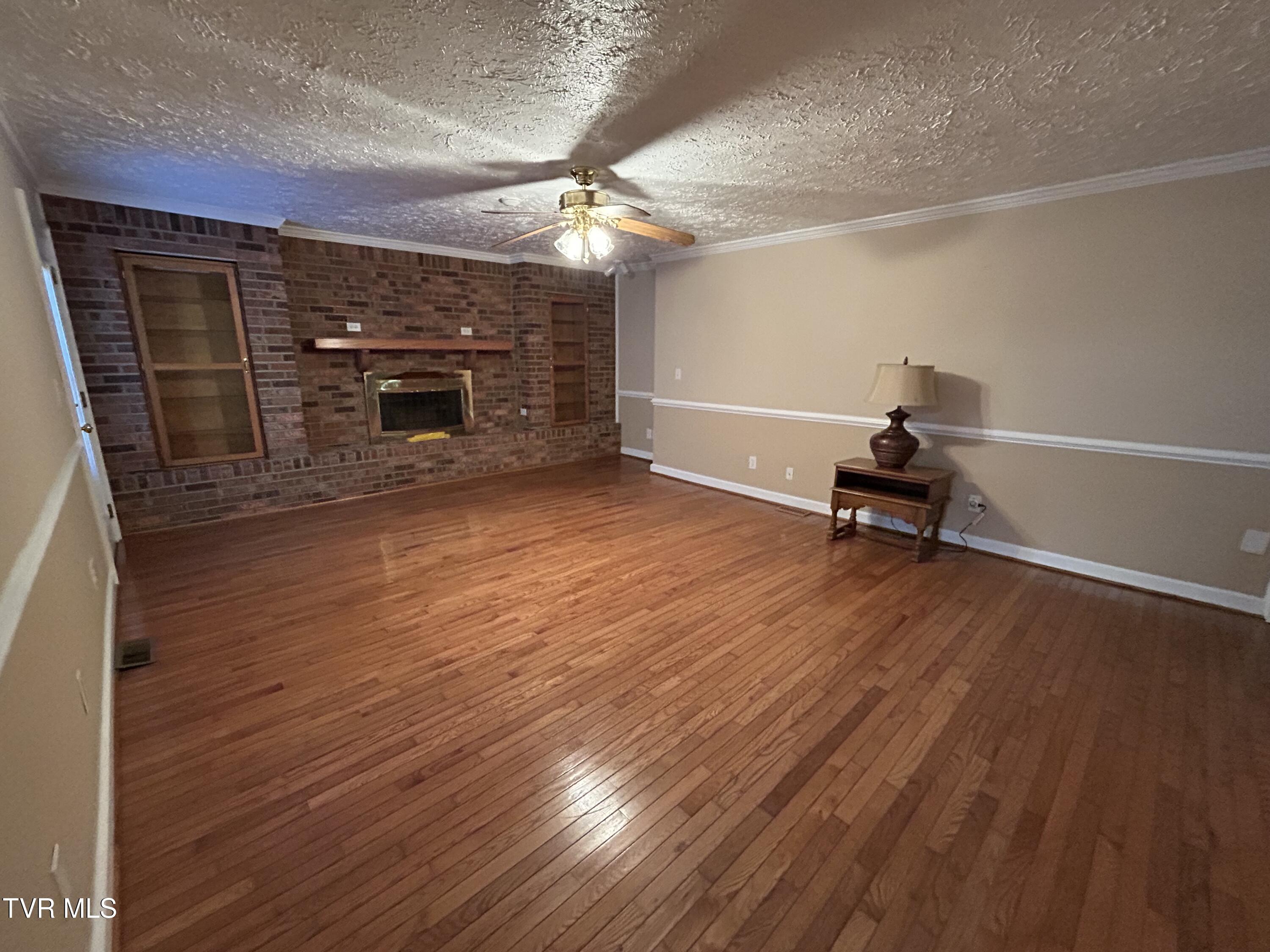9690 White Oak Road Wise, VA 24293 - Photo 20 of 67 Living Room