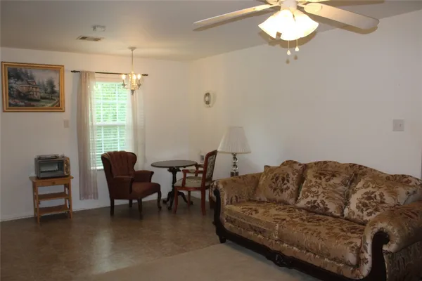 $850 | 9103 Pine Lane, Magnolia, TX 77354