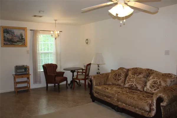 $850 | 9103 Pine Lane, Magnolia, TX 77354