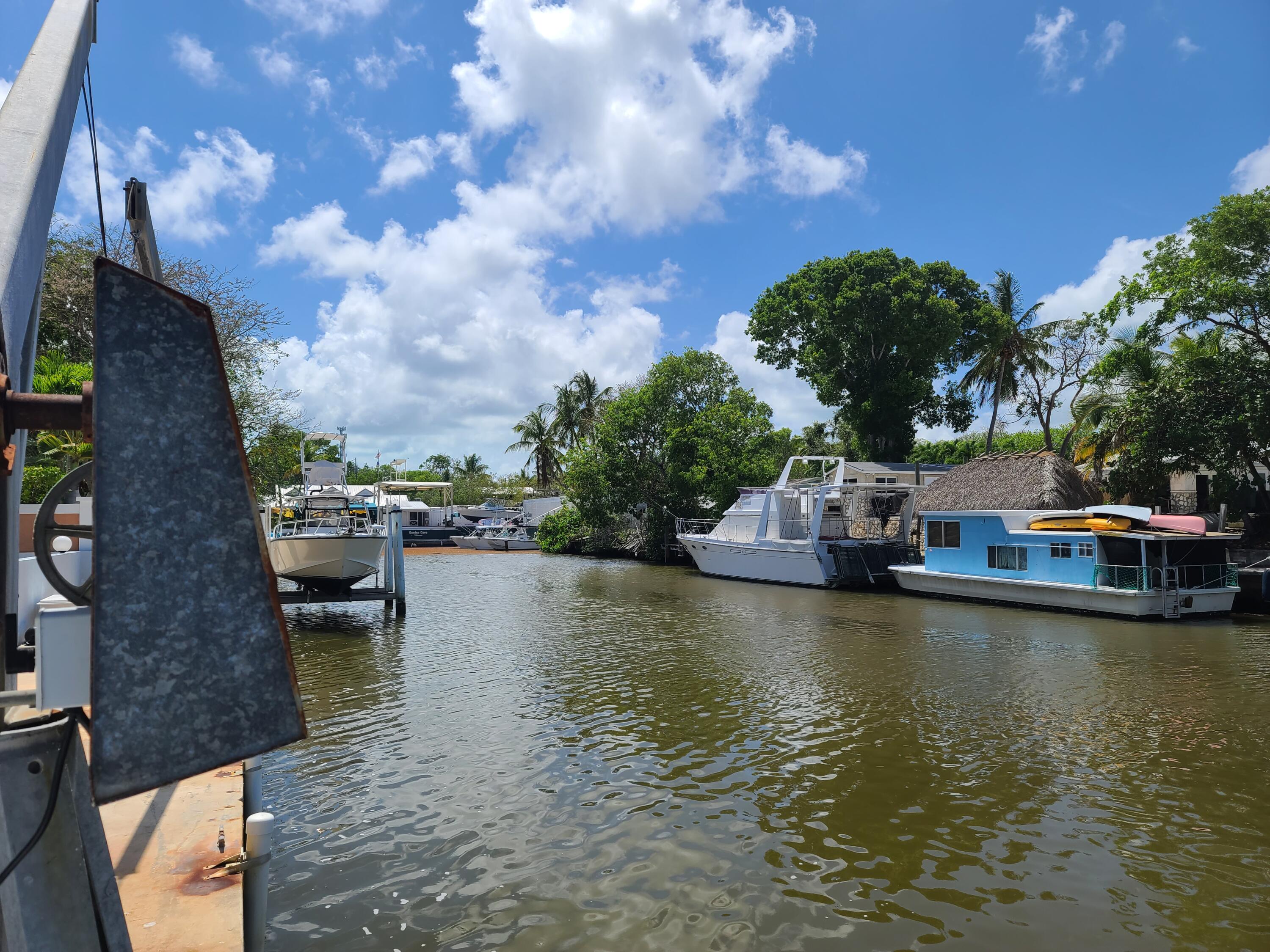 14 South Exuma Road Key Largo, FL 33037 - Photo 20 of 32 a view of a lake with houses