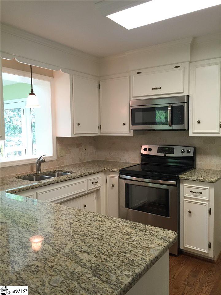 114 Sun Meadow Road Greer, SC 29650 - Photo 6 of 27 Gallery Image 6