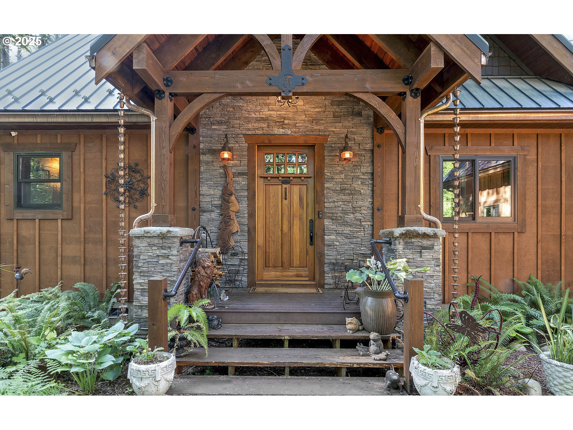 55590 McKenzie River Drive Blue River, OR 97413 - Photo 4 of 45 a front view of a house