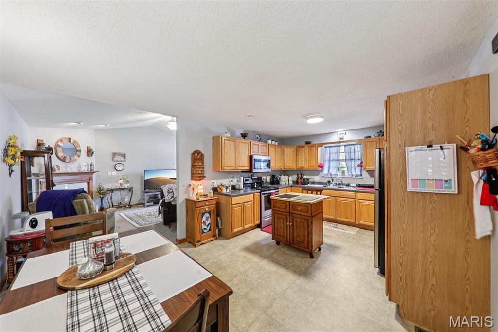 2266 Calgary Drive Shiloh, IL 62221 - Photo 11 of 24 Gallery Image 11