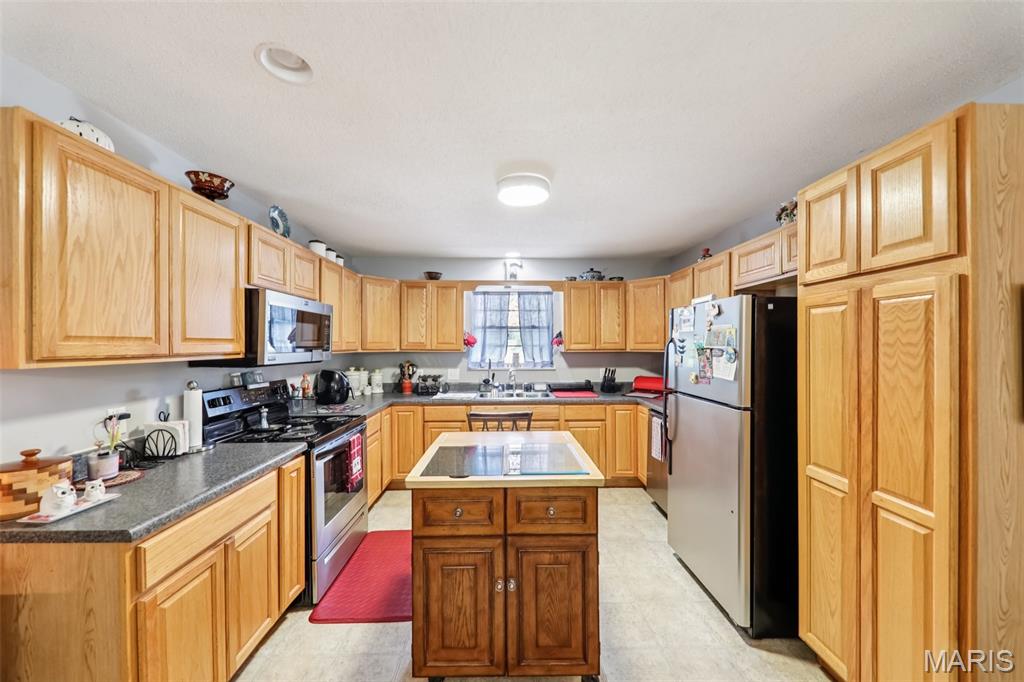 2266 Calgary Drive Shiloh, IL 62221 - Photo 9 of 24 Gallery Image 9