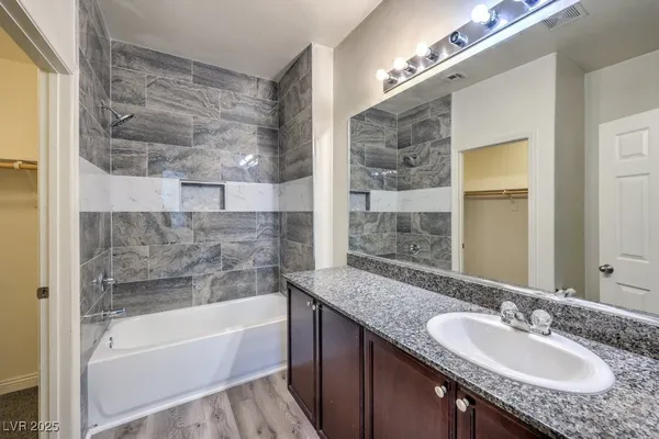 $1,900 | 4516 Townwall Street, Las Vegas, NV 89115