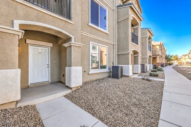 $1,900 | 4516 Townwall Street, Las Vegas, NV 89115