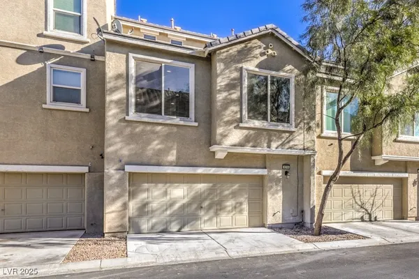 $1,900 | 4516 Townwall Street, Las Vegas, NV 89115