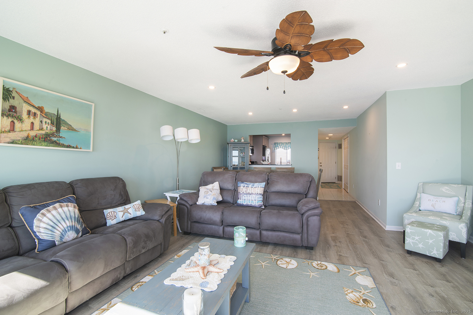 1 Mansfield Grove Road, Unit 306 East Haven, CT 06512 - Photo 9 of 31 a living room with furniture