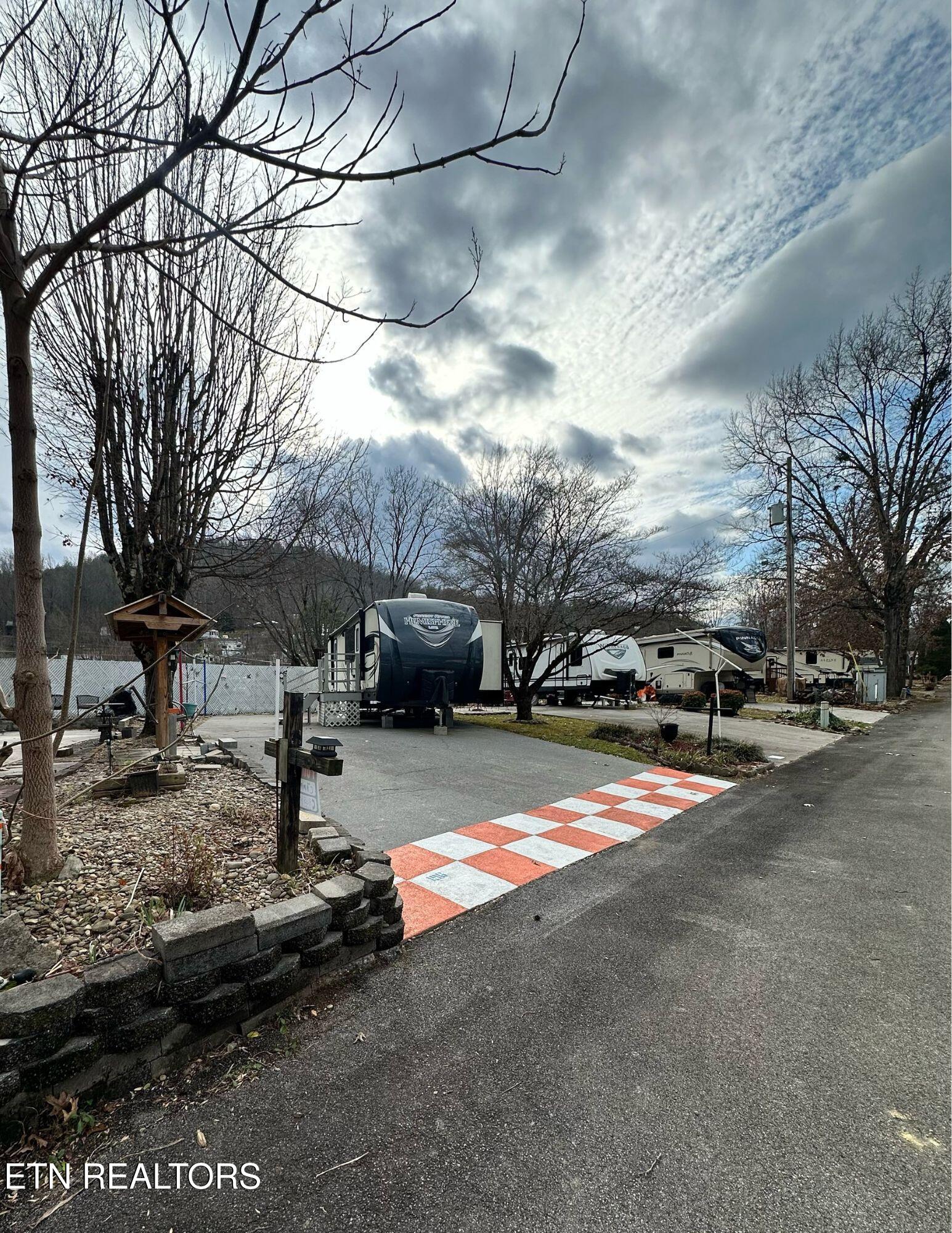 196 Highway 73 Townsend Tn 37882 Townsend, TN 37882 - Photo 2 of 9 11