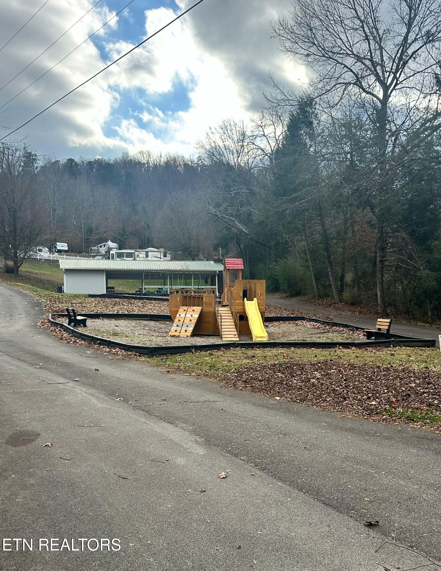 196 Highway 73 Townsend Tn 37882 Townsend, TN 37882 - Photo 6 of 9 6