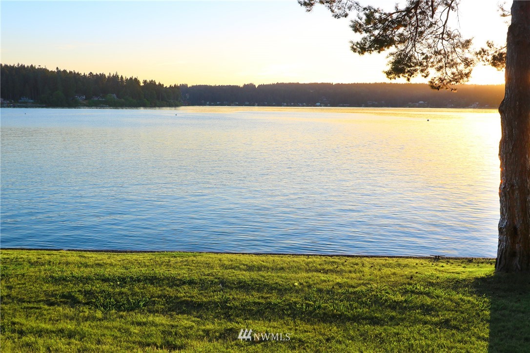 23135 Kingsbury Road Southwest Vashon, WA 98070 - Photo 16 of 25 Gallery Image 16