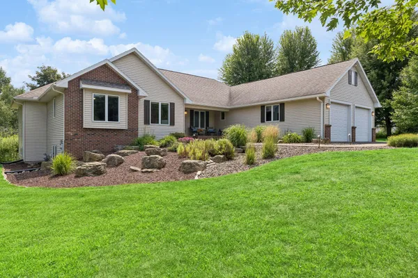 $749,900 | 1041 Adam Drive, Hudson, WI 54016
