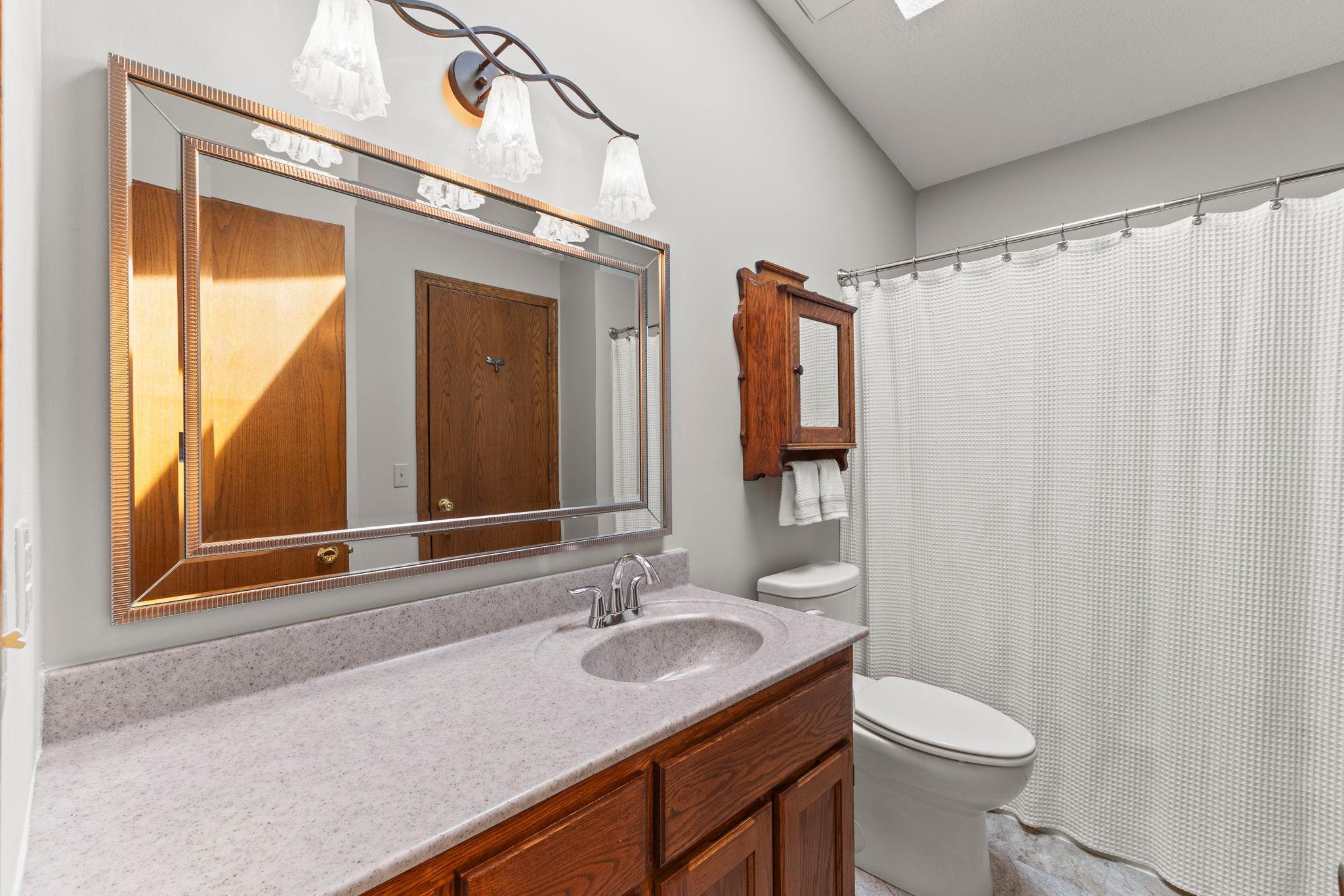 987 Kettle Creek Road Eagan, MN 55123 - Photo 17 of 50 Gallery Image 17