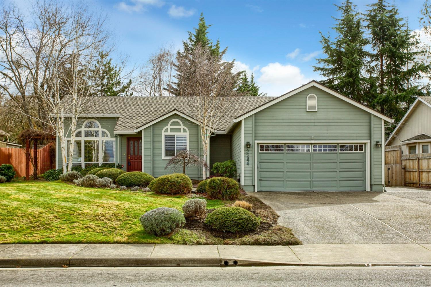 2244 Ridge Way Medford, OR 97504 - Photo 1 of 26 Primary Photo