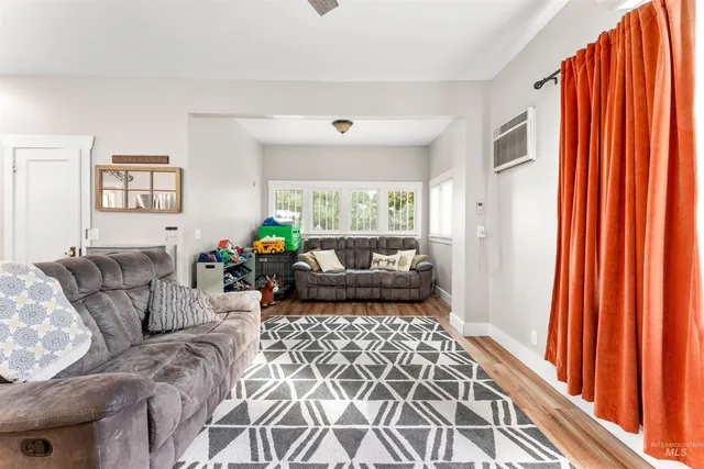 $649,900 | 414 East 2nd Street, Emmett, ID 83617