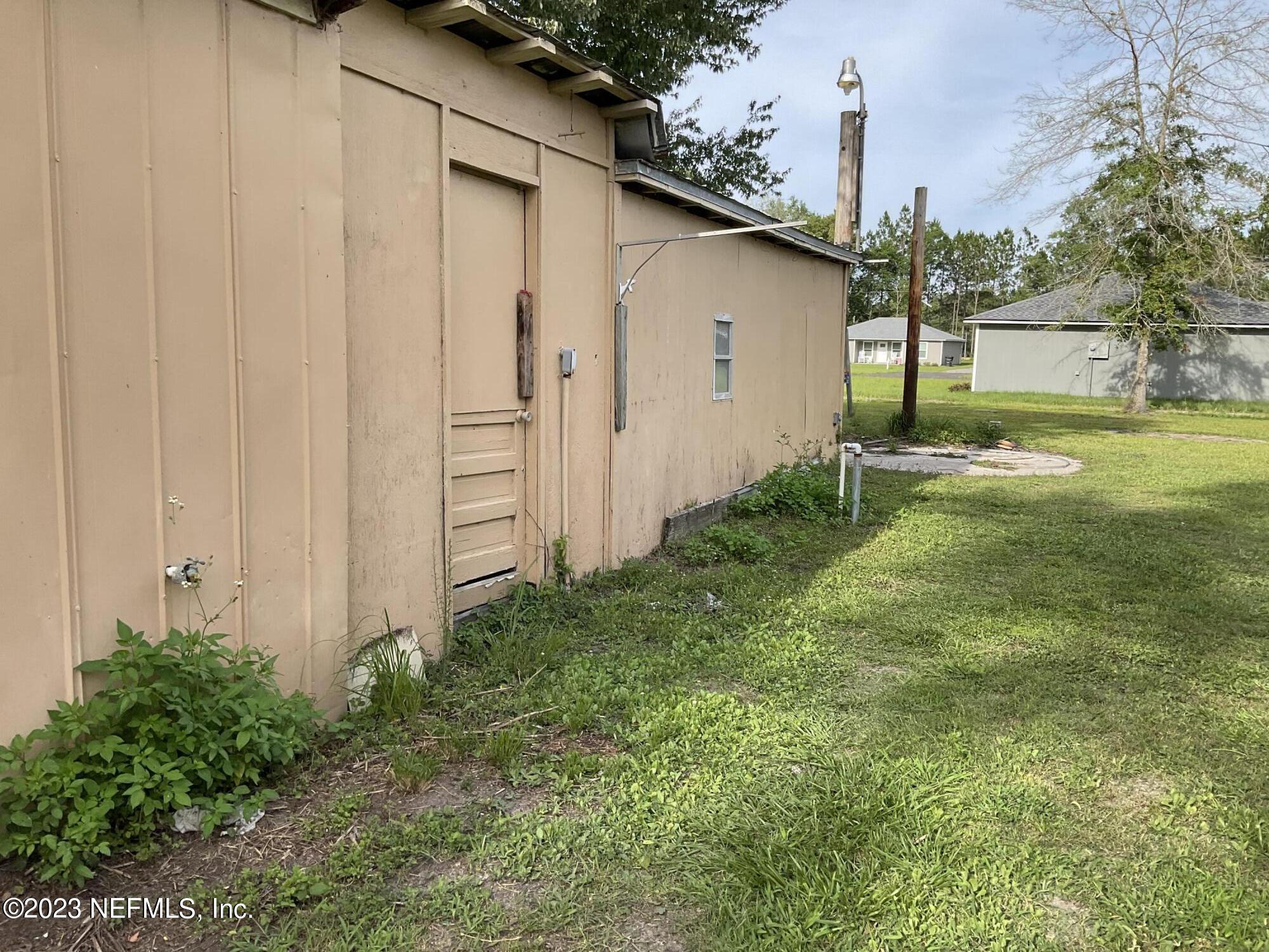 1365 US 90 Macclenny, FL 32063 - Photo 15 of 16 a view of a back yard