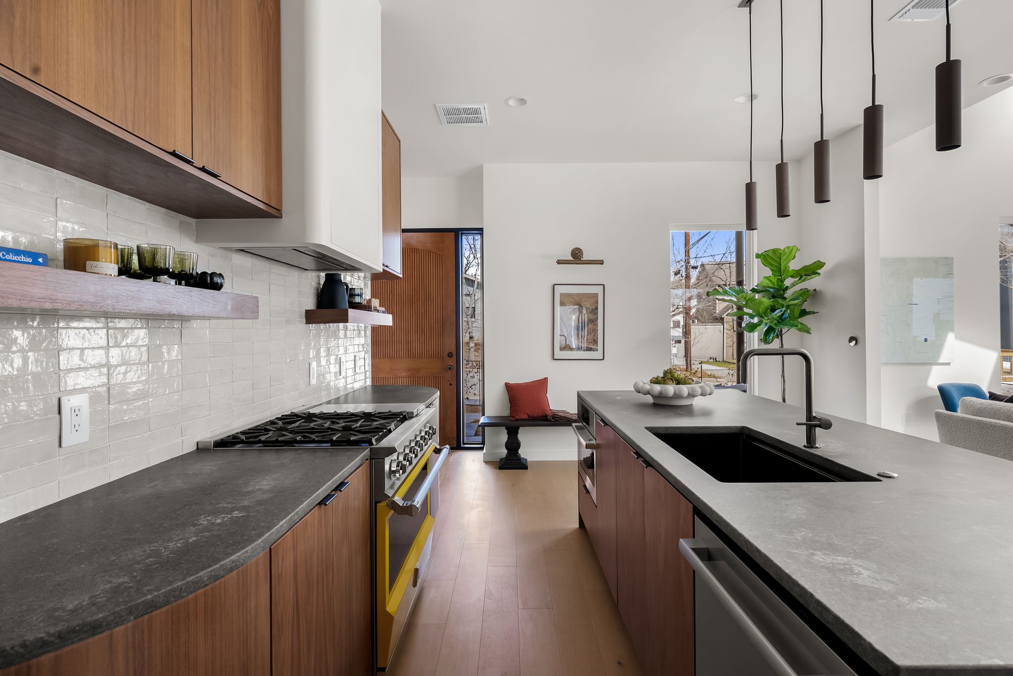 2401 East 18th Street Austin, TX 78702 - Photo 10 of 36