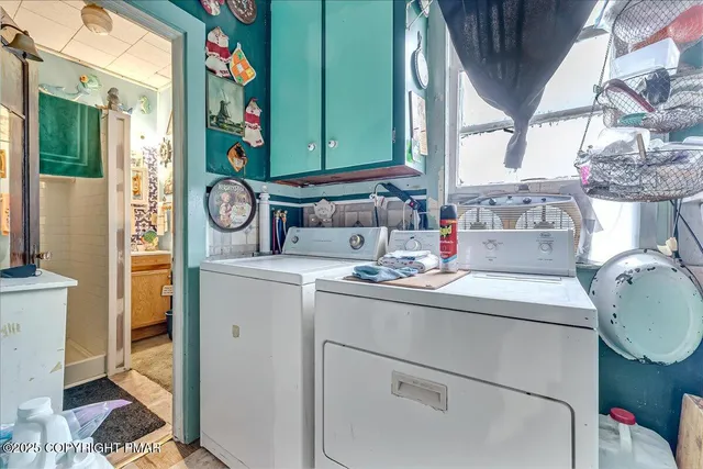 a view of a yard in front of house