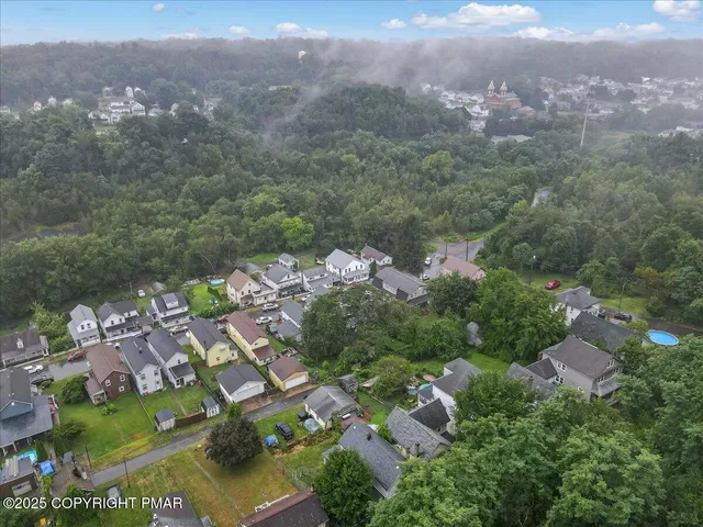 $89,900 | 21 East Enterprise Street, Glen Lyon, PA 18617