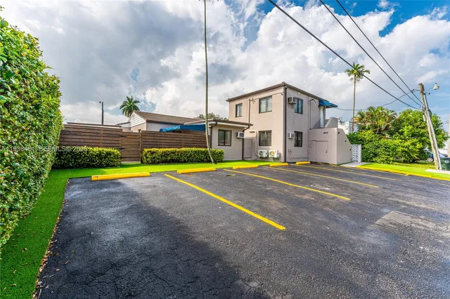 $1,625,000 | 157 Curtiss Parkway, Miami Springs, FL 33166