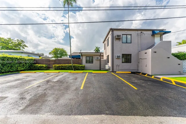 $1,625,000 | 157 Curtiss Parkway, Miami Springs, FL 33166