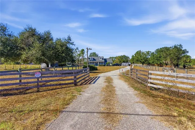 $699,990 | 607 Butch Cassidy Trail, Wimauma, FL 33598