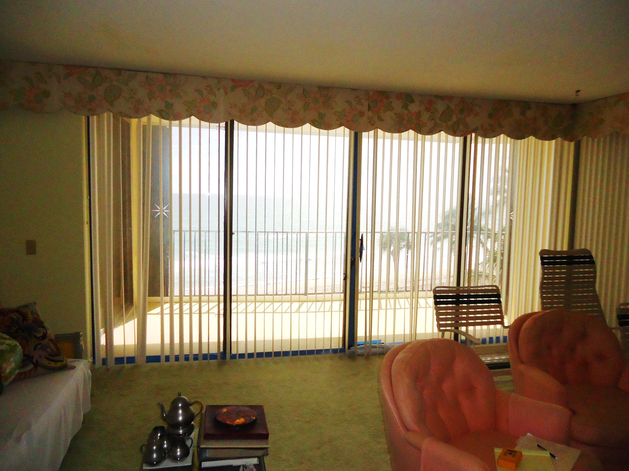 200 South Beach Road, Unit 303 Tequesta, FL 33469 - Photo 11 of 17 LIVING ROOM
