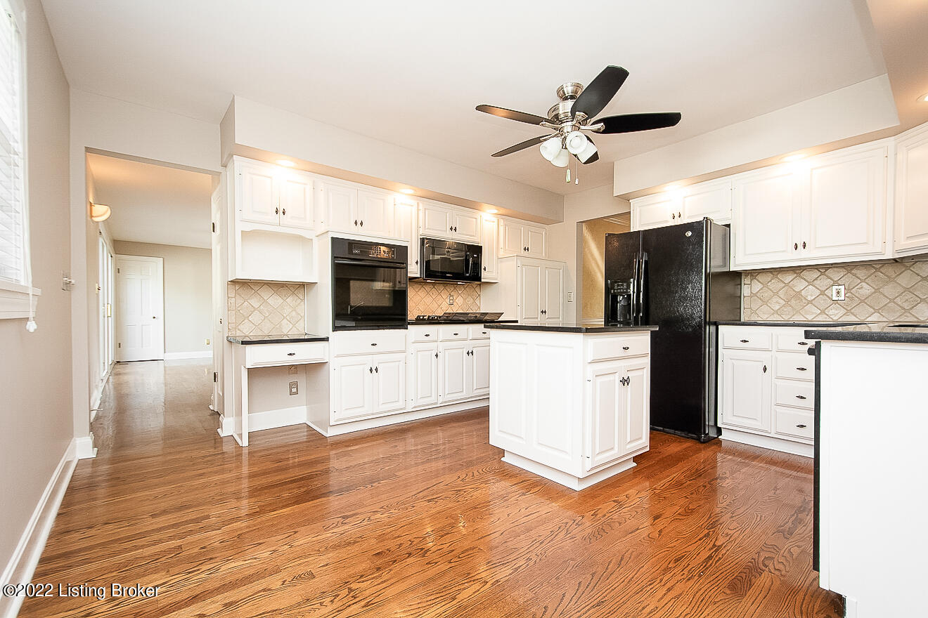 210 North Chadwick Road Louisville, KY 40222 - Photo 12 of 46 Eat-In Kitchen