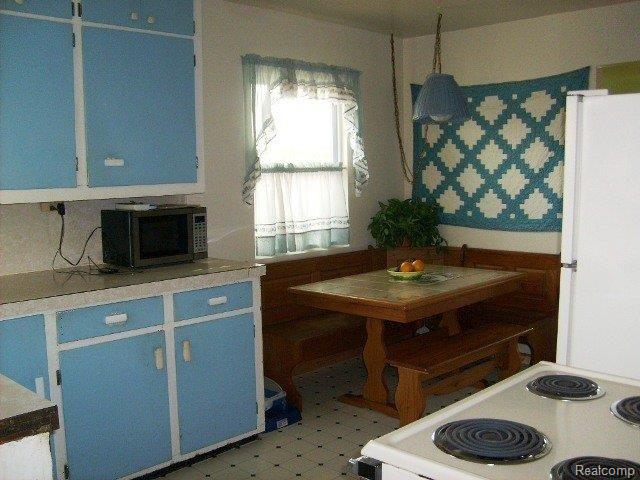 947 Baldwin Road Lapeer, MI 48446 - Photo 3 of 9 Kitchen.jpg
