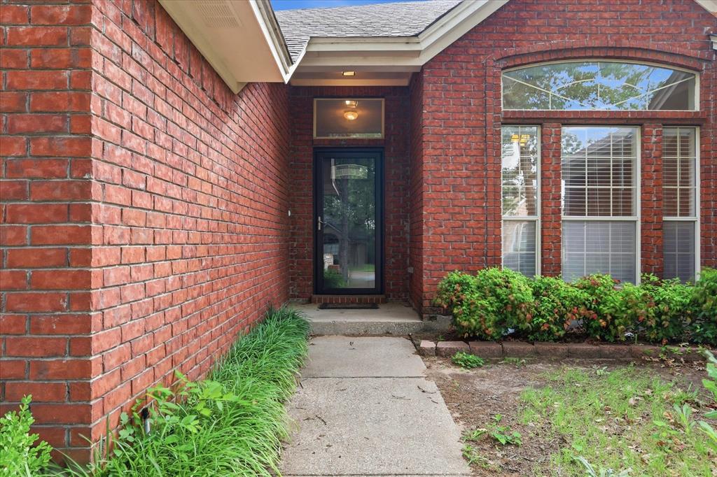 5505 Eagle Rock Road Arlington, TX 76017 - Photo 4 of 34