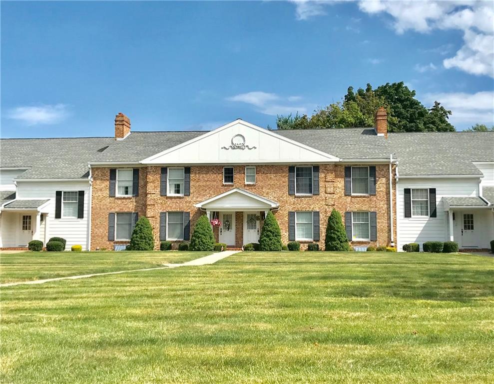 286 Windsor Ridge, Unit 28 New Castle, PA 16105 - Photo 1 of 25 Gallery Image 1