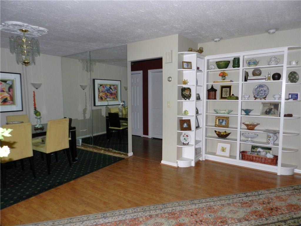 286 Windsor Ridge, Unit 28 New Castle, PA 16105 - Photo 6 of 25 Gallery Image 6