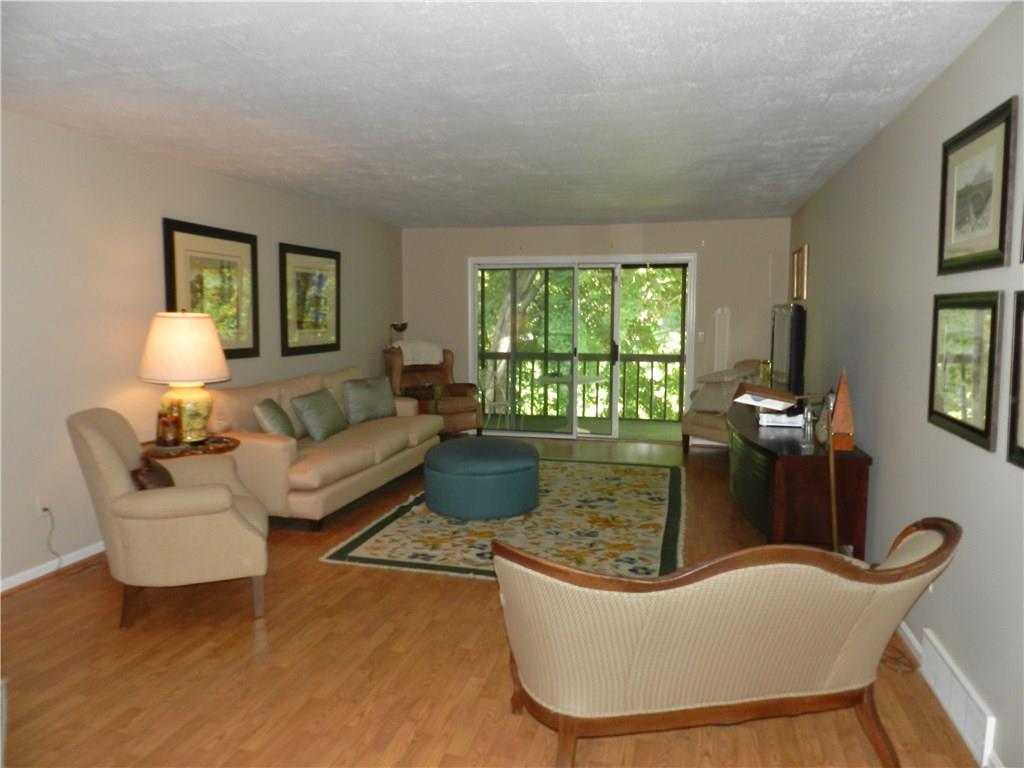 286 Windsor Ridge, Unit 28 New Castle, PA 16105 - Photo 9 of 25 Gallery Image 9
