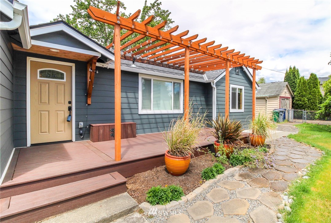 1402 North 2nd Street Renton, WA 98057 - Photo 2 of 36