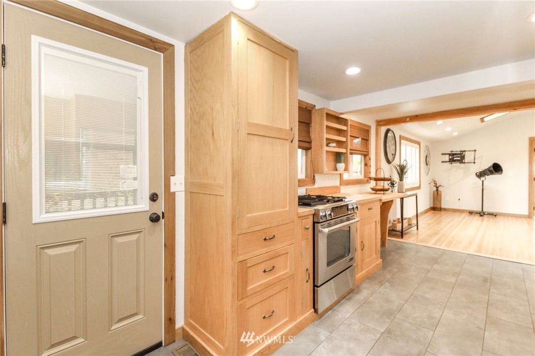 1402 North 2nd Street Renton, WA 98057 - Photo 11 of 36