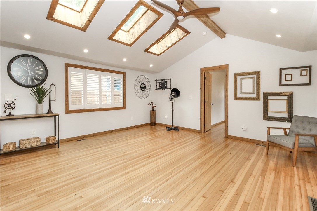 1402 North 2nd Street Renton, WA 98057 - Photo 3 of 36