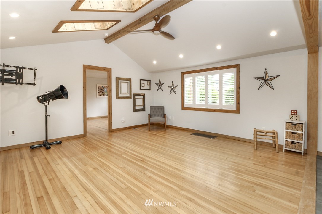 1402 North 2nd Street Renton, WA 98057 - Photo 4 of 36