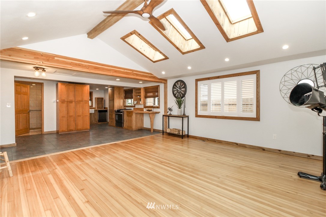 1402 North 2nd Street Renton, WA 98057 - Photo 5 of 36