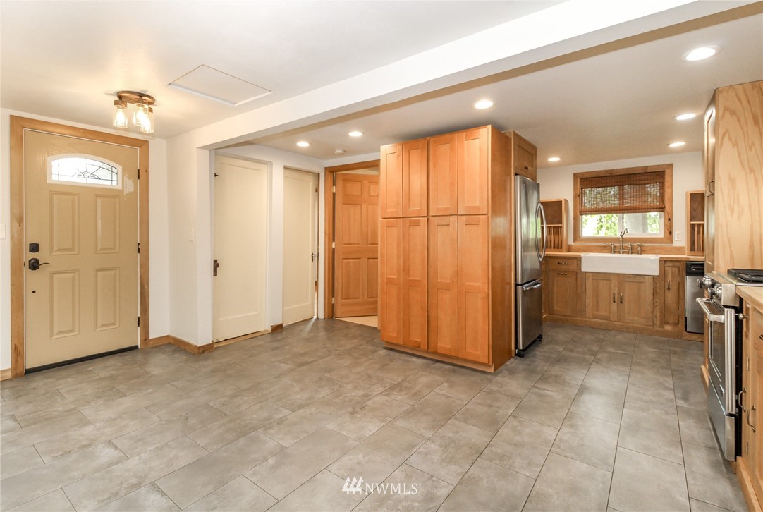 1402 North 2nd Street Renton, WA 98057 - Photo 7 of 36