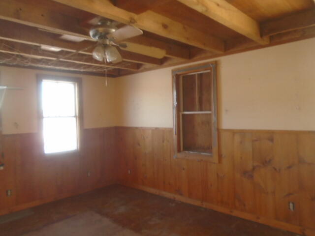 196 River Road Benton, ME 04901 - Photo 5 of 21 5 living room v1