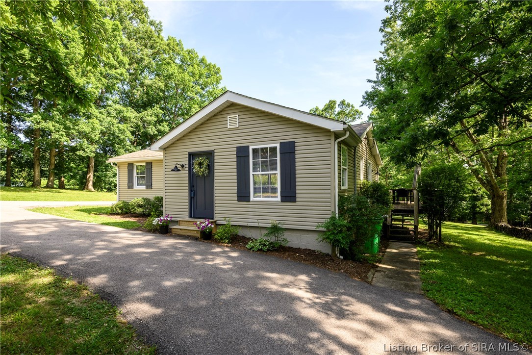 8681 Cooks Mill Road Georgetown, IN 47122 - Photo 3 of 44