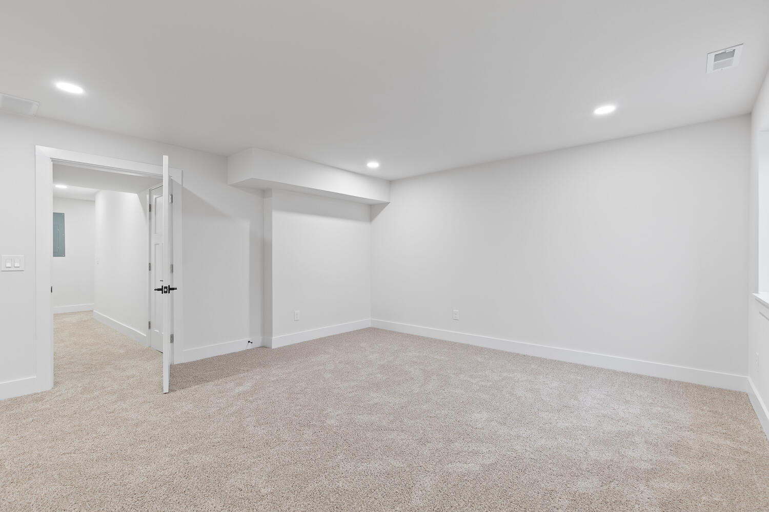 2513 Clinton Way Jackson, MI 49201 - Photo 24 of 35 2009-Green-Acres-Dr-1029